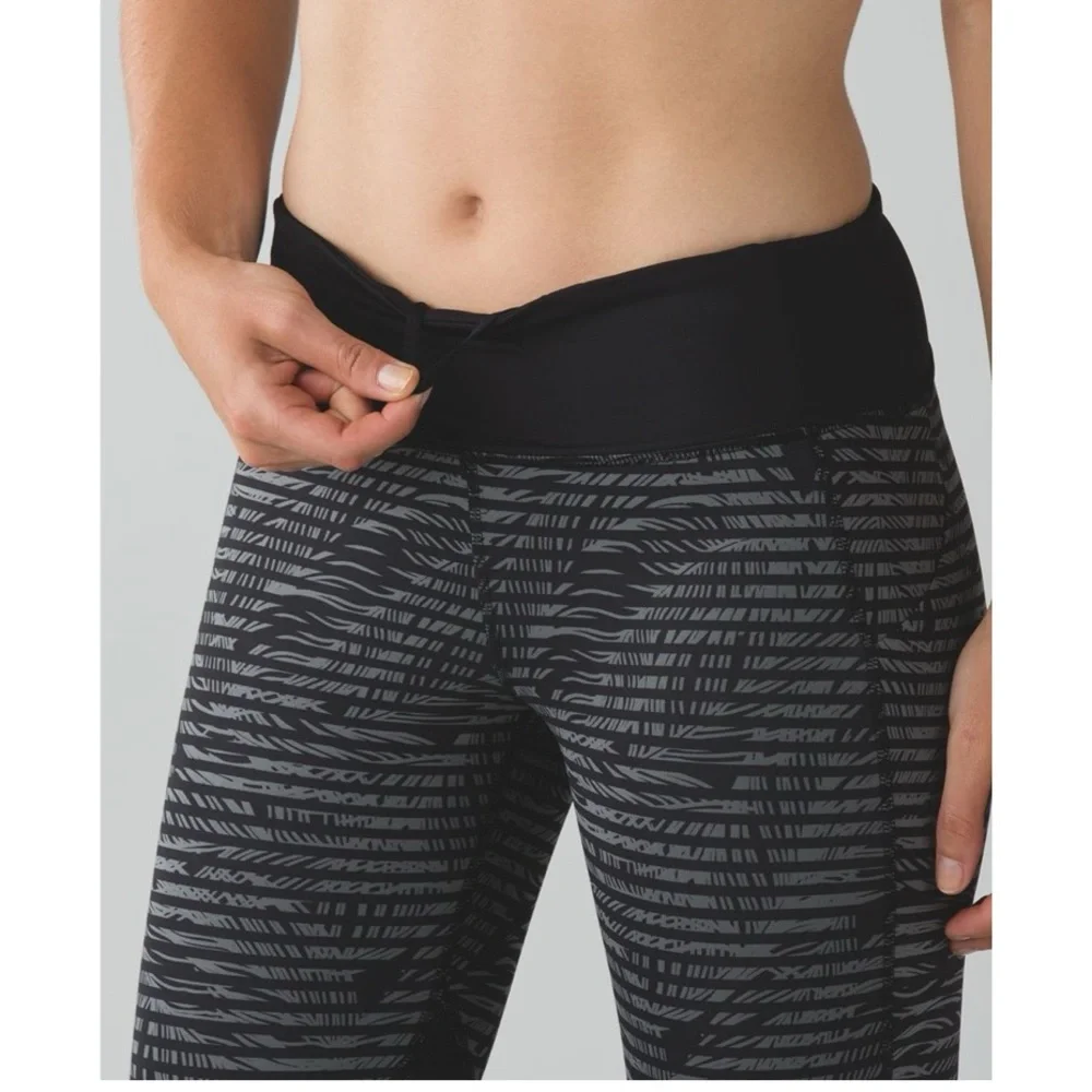 Lululemon Pace Rival Crop *Full-OnLuxtreme Stripe Play Slate Black Size 4